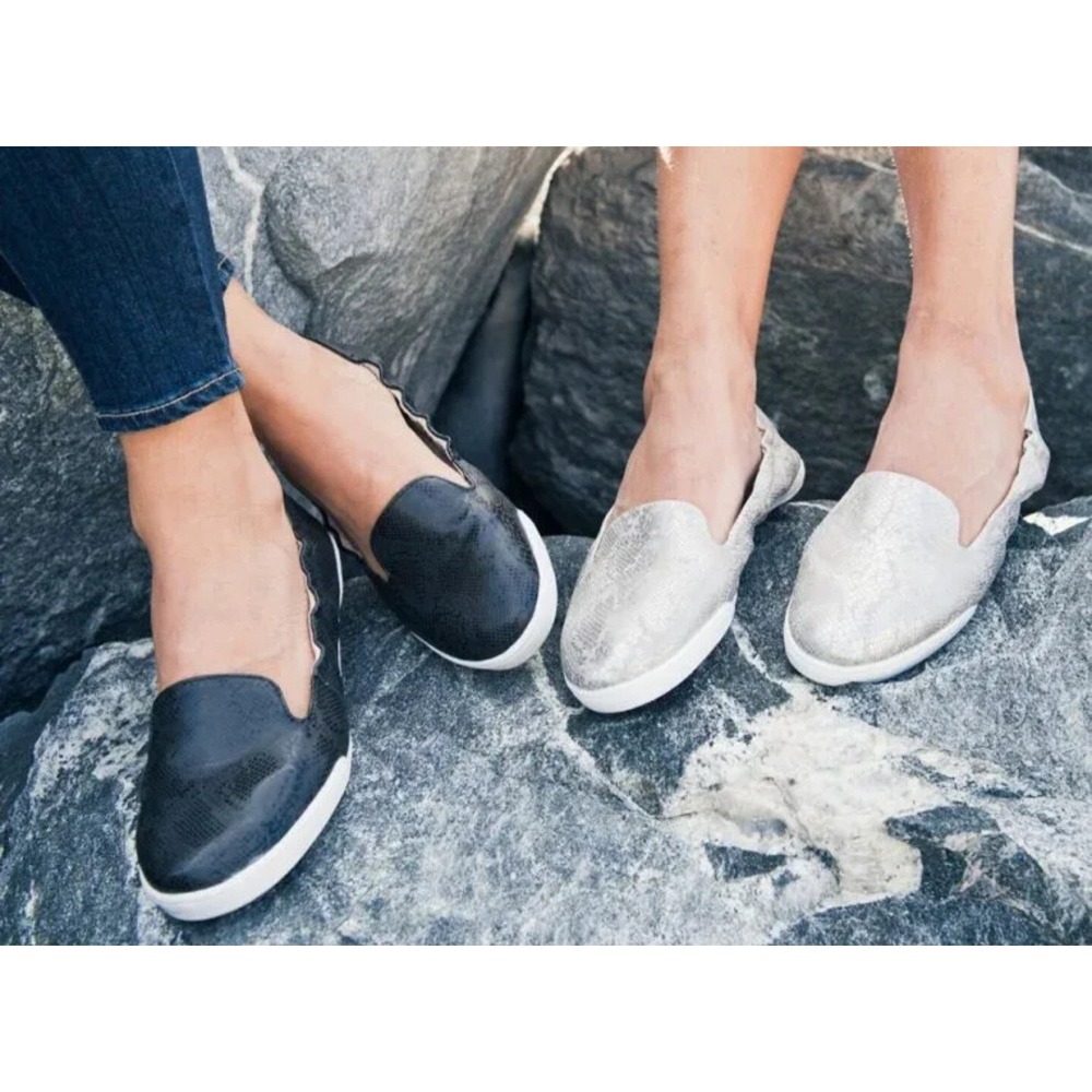 Fitkicks Kruzers XL 10-11 Silver‎ Snakeskin Foldable Travel Shoes Flats Sneakers